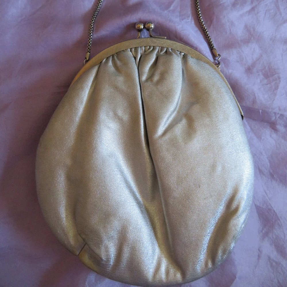 Vintage GOLDCO Oval Silver Tone Evening Bag/Clutch (743)